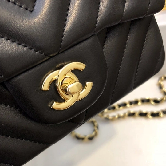 First Bag Ru CHANEL FLAP BAG 0820